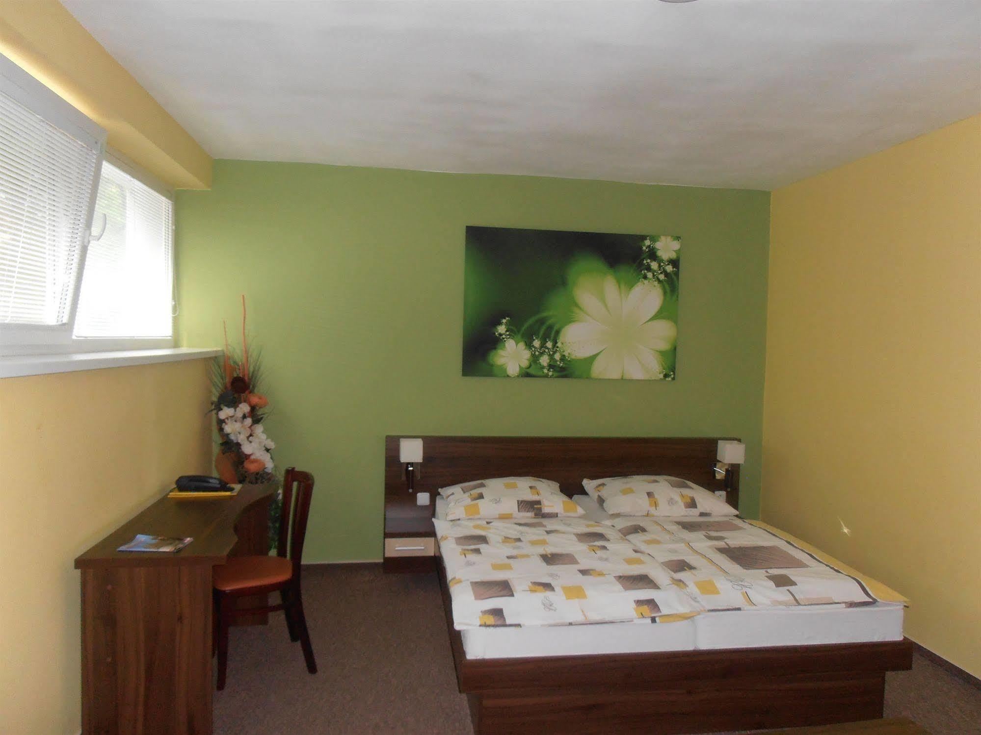 Penzion Set Kosice Ngoại thất bức ảnh